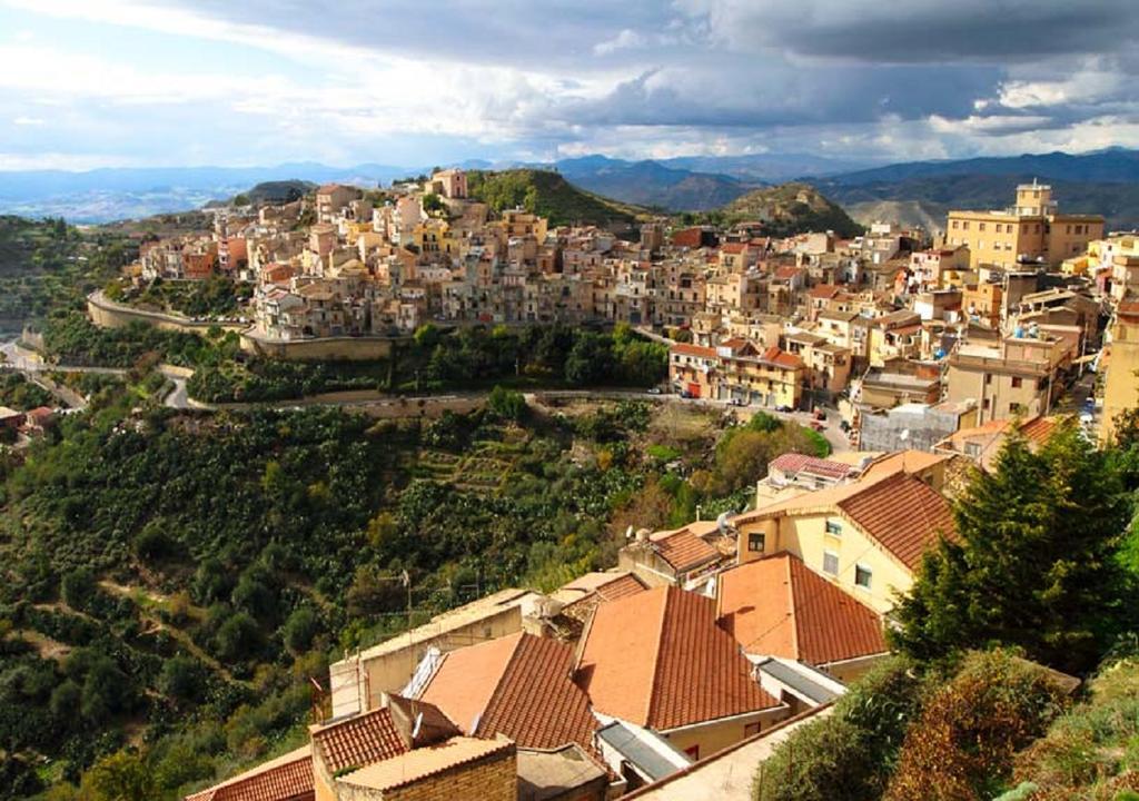 Vecchia Dimora Resort Centuripe ภายนอก รูปภาพ